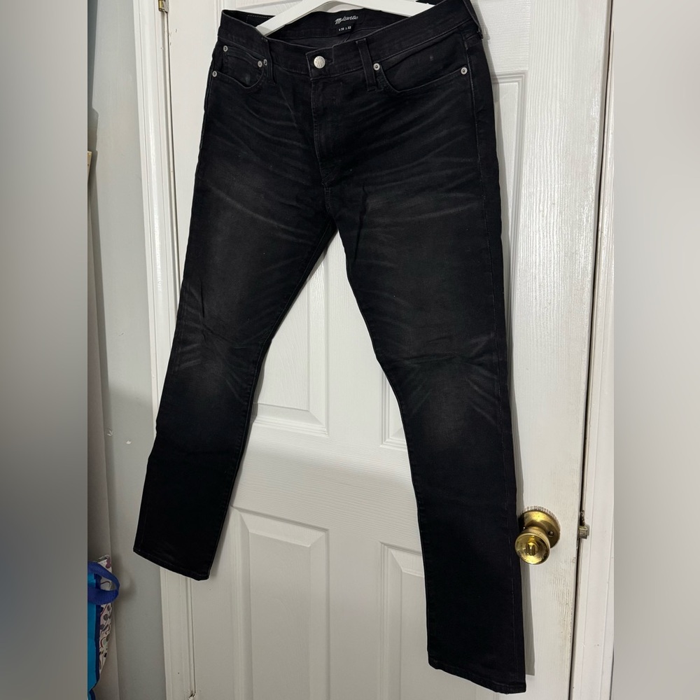 Madewell Skinny Fit Black Jeans Denim 35x32
Worn only a handful times